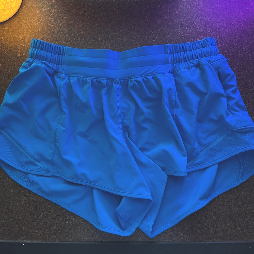 Lululemon Poolside Hotty Hot LR 2.5”